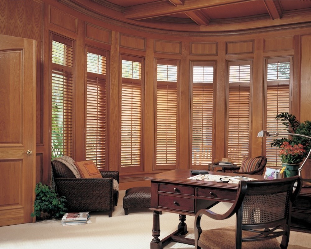 Hunter Douglas Traditional Blind